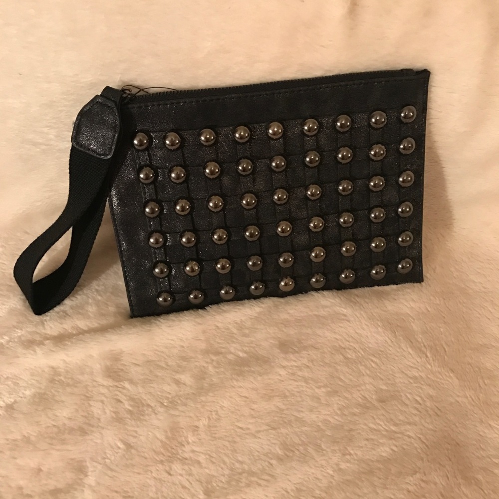 Sondra Roberts Grommets
